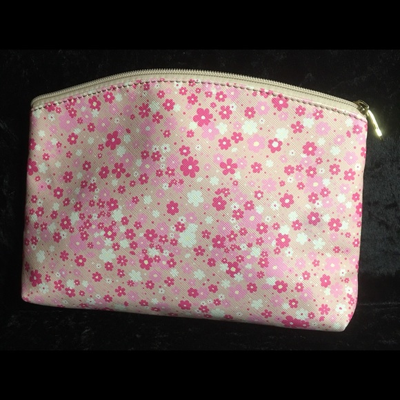Pink floral travel make up/toiletry bag 🌸 - Picture 7 of 10